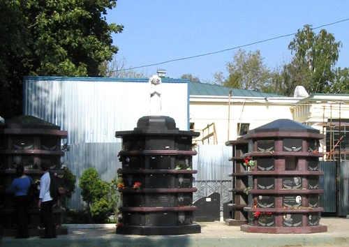 Стойки с колумбарными нишами Ваганьковское кладбище